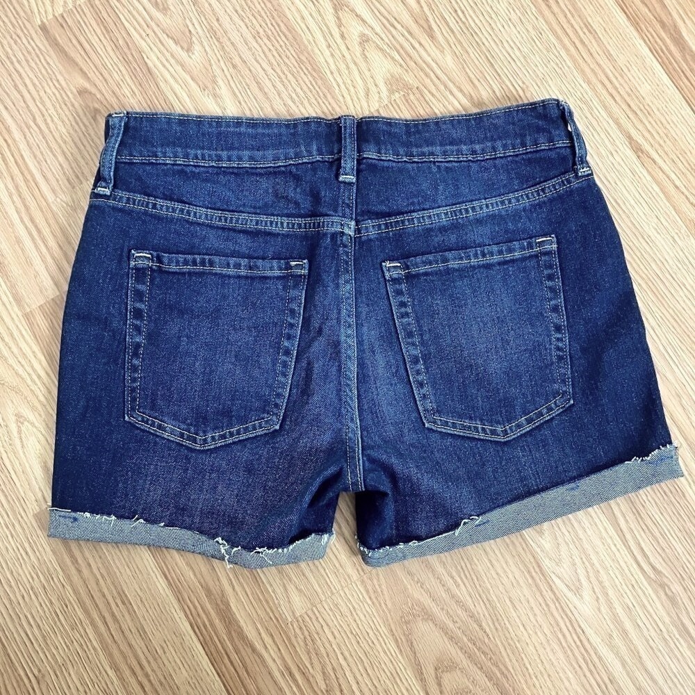 Women's Gap 9" Bermuda Short Size 6/28 Dark Wash Roll up denim jean shorts - Picture 5 of 8